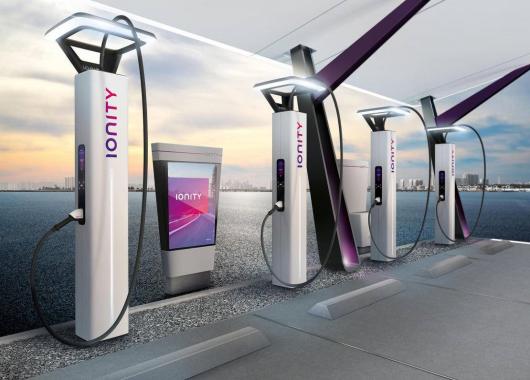 天山深谷|中國新能源汽車充電樁全覆蓋！